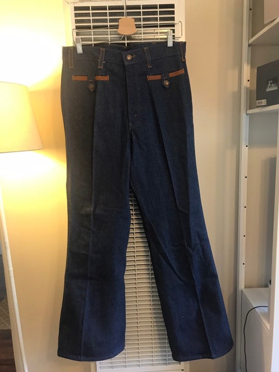 Like new vintage 70's levis  bell bottoms with tan