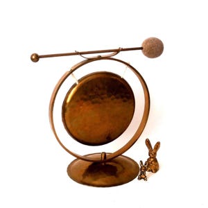 Table gong, brass table gong, Bauhaus tradition table gong, art deco dinner gong, design classic Emil Funk dinner gong, bell vintage gong