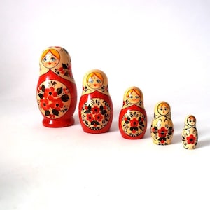 Nesting doll, matryoshka dolls, hand painted wooden dolls, babushka, russian vintage, 90s Zagorsk folk art, mid century wooden nesting doll