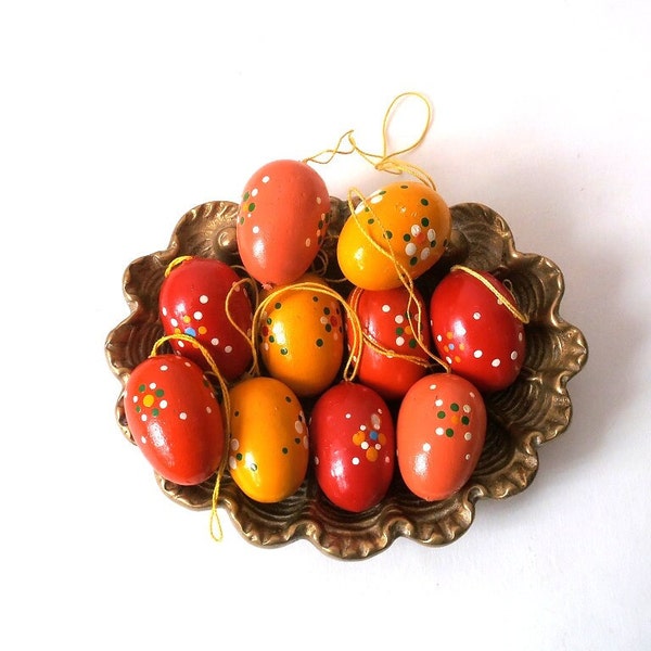 Vintage Erzgebirge easter eggs, set of 10 wooden hanging ornaments, hand painted wooden easter eggs, german folk art GDR ore mountains