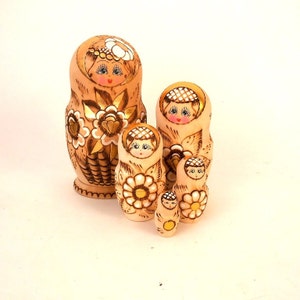 Nesting doll, matryoshka dolls, hand painted wooden dolls, babushka, russian vintage, 90s Zagorsk folk art, mid century wooden nesting doll