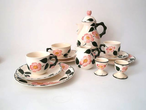 Vintage Villeroy & Boch Wild Rose Tea Cup and Saucer Set Vintage Villeroy & Boch Wild Rose Tea Cup and Saucer Set