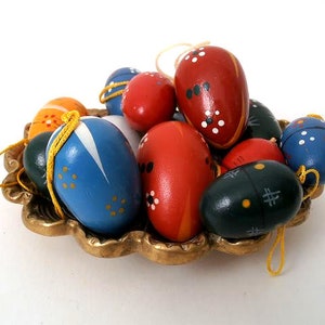 Vintage Erzgebirge easter eggs, set of 14 wooden hanging ornaments, hand painted wooden easter eggs, german folk art GDR ore mountains