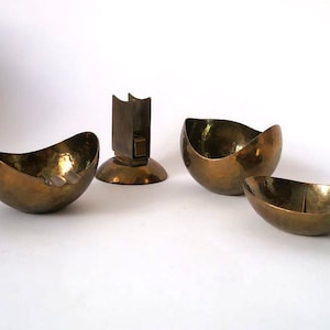 Vintage hammered brass smoker set: brass ashtray, brass matches holder, brass candle holder, brass bowl 50s gift for smokers, vintage bar