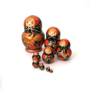 XL Nesting doll, matryoshka dolls, hand painted wooden dolls, babushka russian vintage, 70s Zagorsk folk art mid century wooden nesting doll