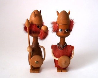Petite Figurine Viking En Bois - Artisanat Scandinave - Danemark 1960 - 8 Cm