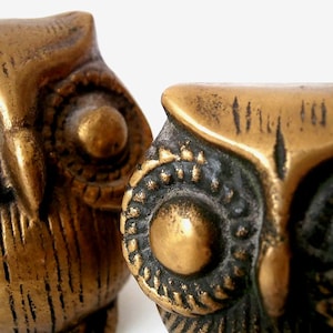 Vintage brass owl statuette, brass owl figurine set of 2 Hollywood regency modern home decor mcm brass figurine, vintage owl collectors gift
