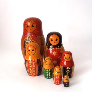 Large nesting matryoshka dolls, hand painted wooden dolls, babushka, russian vintage, 80s Zagorsk folk art, mid century wooden nesting doll