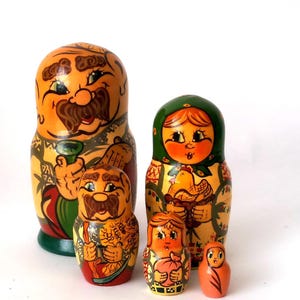 Vintage wooden nesting doll, matryoshka dolls, hand painted wooden dolls, babushka, Russian Ukrainian mid century wooden nesting doll