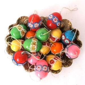 Vintage spun cotton easter eggs, GDR hanging easter eggs, east German easter decor, 16 vintage easter eggs spun cotton decorated with border