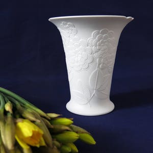 Matte white bisque porcelain vase - AK Kaiser Germany- Design Manfred Frey - floral base relief - vintage wedding - hostess gift R0273