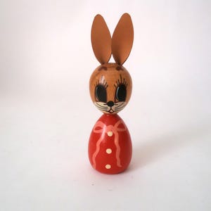 Vintage wooden easter rabbit, wooden easter decor german folk art Erzgebirge, ore mountains GDR easter bunny rabbit, easter animal figurine