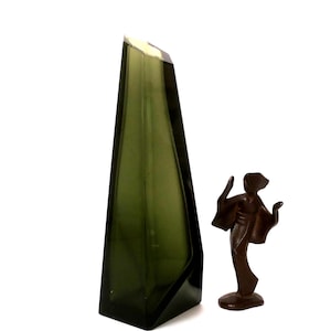 Vintage Art Deco glass vase,Art Deco vase in facet cut emerald green, 1930s glass Vase