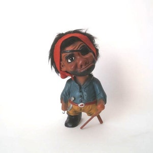 Shaking head doll pirat, bobblehead figures, pirat doll clothing figurine, dwarf figure, male imp, gnome, brownie, goblin, gnome puppet,