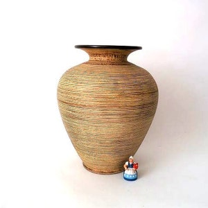 XL Vintage clay vase sgraffito pattern, brown beige mid century clay vase, west german pottery, 70s studio art wgp, mcm ceramic vase, 70s