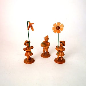 Mid century wooden ore mountain figurine flower child 60s, vintage collectible figurines, east German traditional folk art, wood art Germany