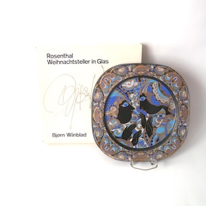 Rosenthal Christmas plate in glass, annual plate 1977, designed by Björn Wiinblad, large glass wall plate mid century modern art wall plate