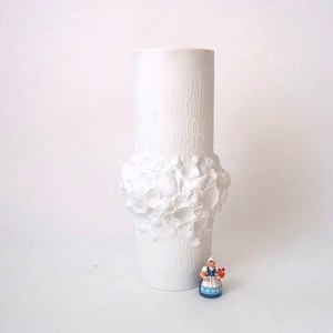 XL mid century cylindrical ammonite bisque vase, white bisque vase Kaiser, unglazed porcelain vase, vintage bisquit vase made Germany WGP