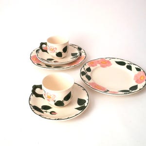 Vintage Villeroy & Boch Wild Rose set of 2 or set of 1 plates, cups / saucers, mid century porcelain breakfast set wild rose, farmhouse dish