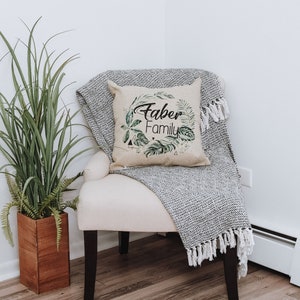 apellido tirar almohada, almohada de nombre personalizado, cojín de nombre personalizado, almohada personalizada 18x18, almohada gris, almohada rosa