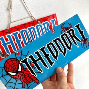Spinne Türbehang, Spinne Wandkunst, Spinne Wandkunst, Spider Man Wandbehang, Spinne Party, Spinne Geschenk, personalisierte Jungen Namen für Tür