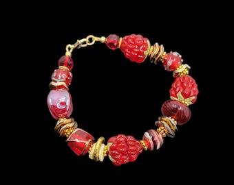 Artisan lampwork glass boho gold bracelet. Raspberry bracelet. Berry glass bracelet. Gift for her. bohemian bracelet.