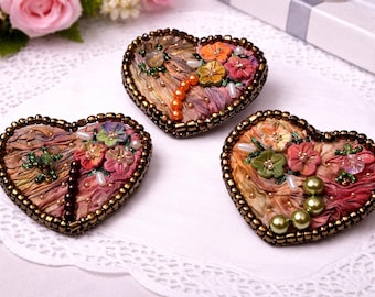 Beaded Heart Brooch Handmade Floral Heart Brooch Pearl Heart Brooch Gift For Mom Cottagecore Brooch Boho Heart Jewelry Vintage Pin