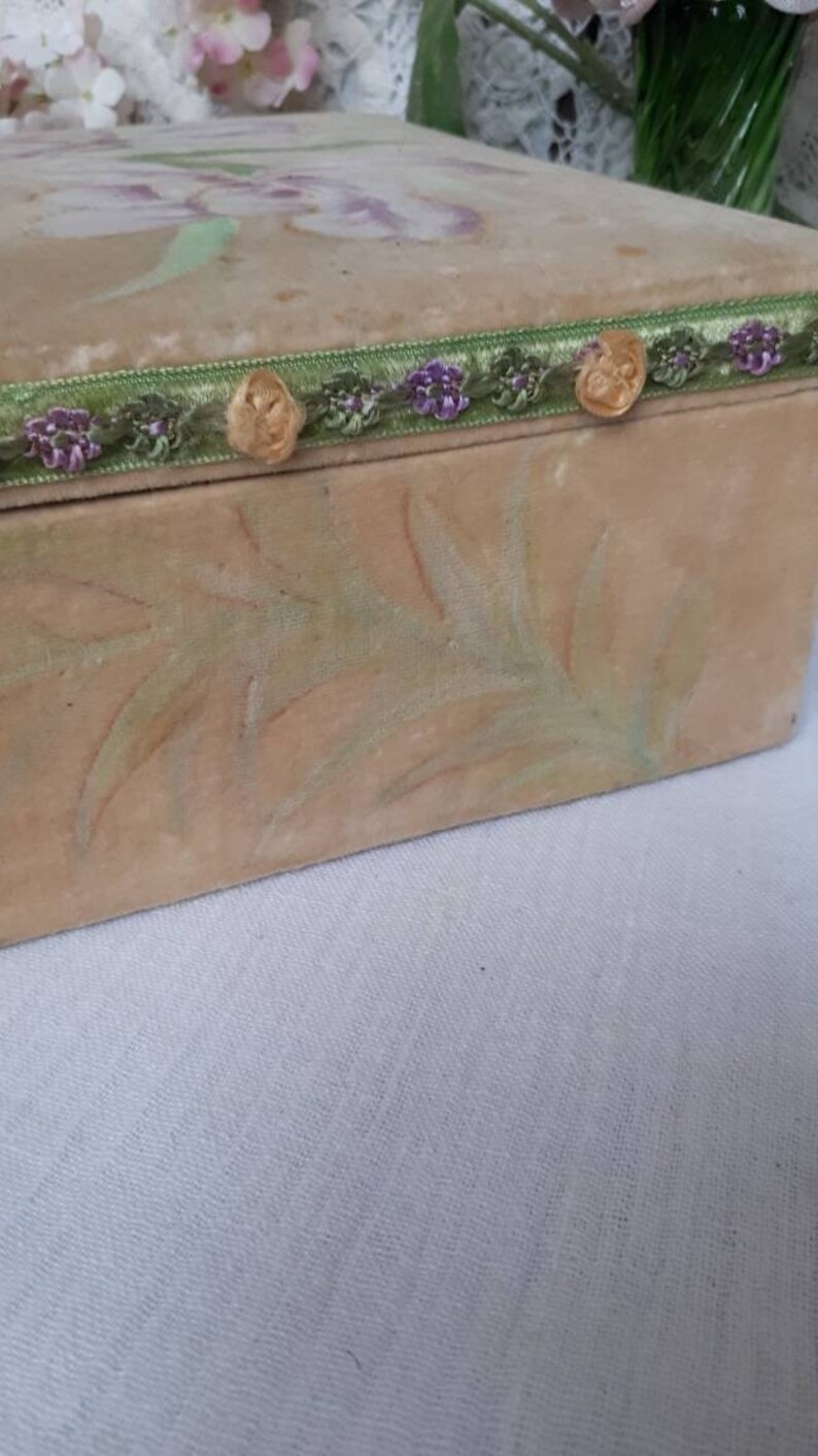 Vintage antique French romantic decoration charm box jewelry box