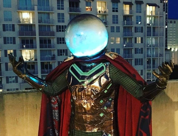 Mysterio helmet cosplay fish bowl lights up