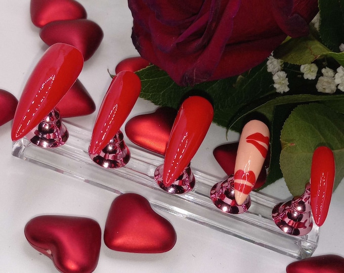 Featured listing image: Kiss me Nail Set