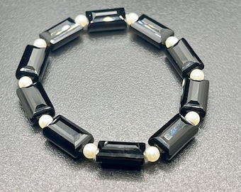 Midnight Elegance – Black Crystal & Pearl Beaded Bracelet