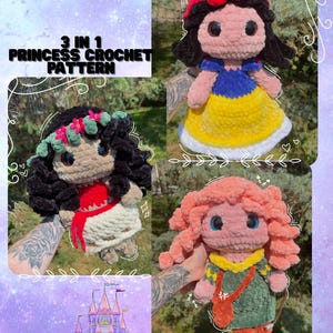 以下が含まれることがあります： 画像には、黄色のドレスを着た白雪姫、花の冠をつけたモアナ、赤い髪のメリダの3体の編み物プリンセス人形が写っています。「3 IN 1 PRINCESS CROCHET PATTERN」というテキストが上部に表示されています。