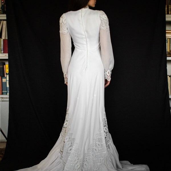 141 - Vintage 1970s Wedding Dress/Embroidered Lace Macrame Wedding Dress/70s Boho Wedding Dress