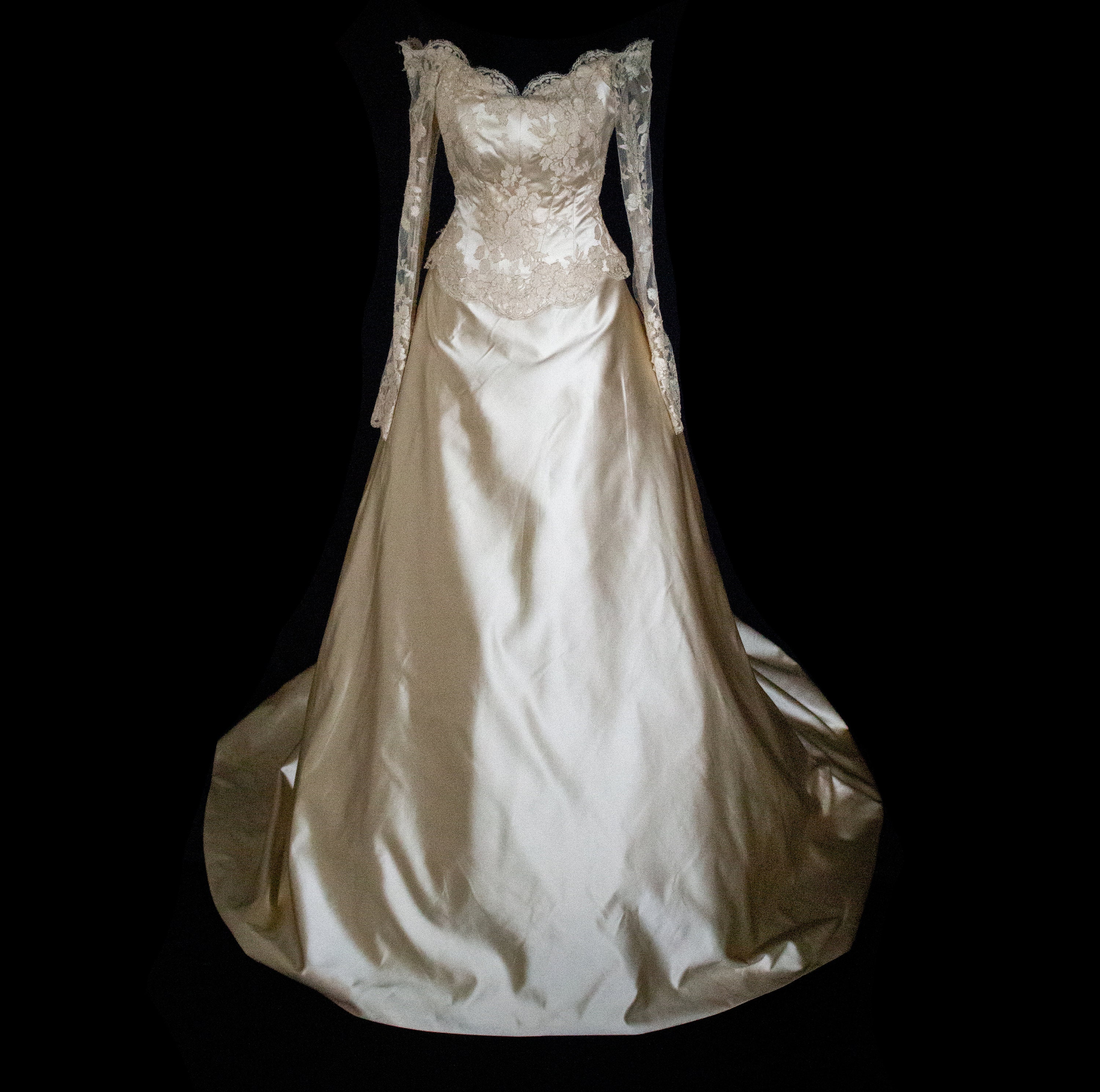 Elegant Gold Silk Wedding Dresses for Timeless Glamour