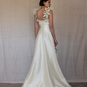 Mikado silk wedding dress - Etsy 日本 Mikado silk wedding dress - Etsy 日本
