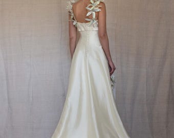262 - Watch out for the Maxi Flowers! Unique! Vintage A-Line wedding dress in mikado silk/Champagne wedding dress in silk and maxi flowers