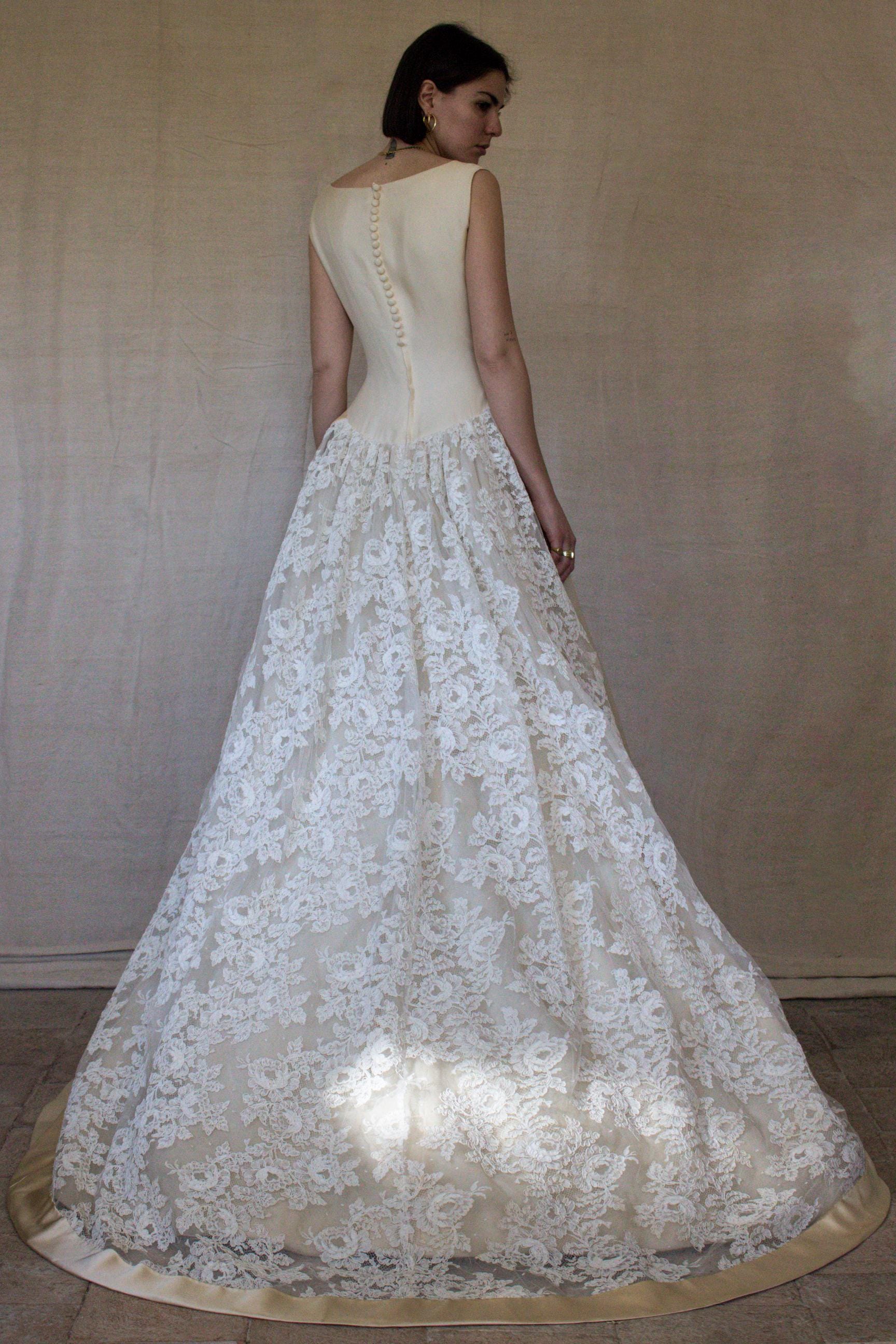 vintage italian lace wedding dresses Vintage Wedding Dresses