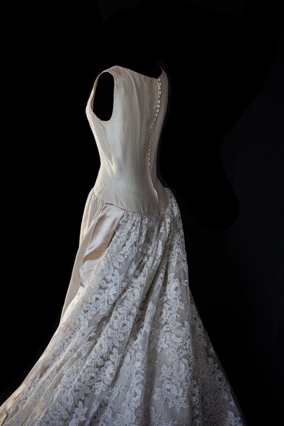 white short bridal dresses Ivory Lace A-line Tea-length Short Wedding Dresses MW631