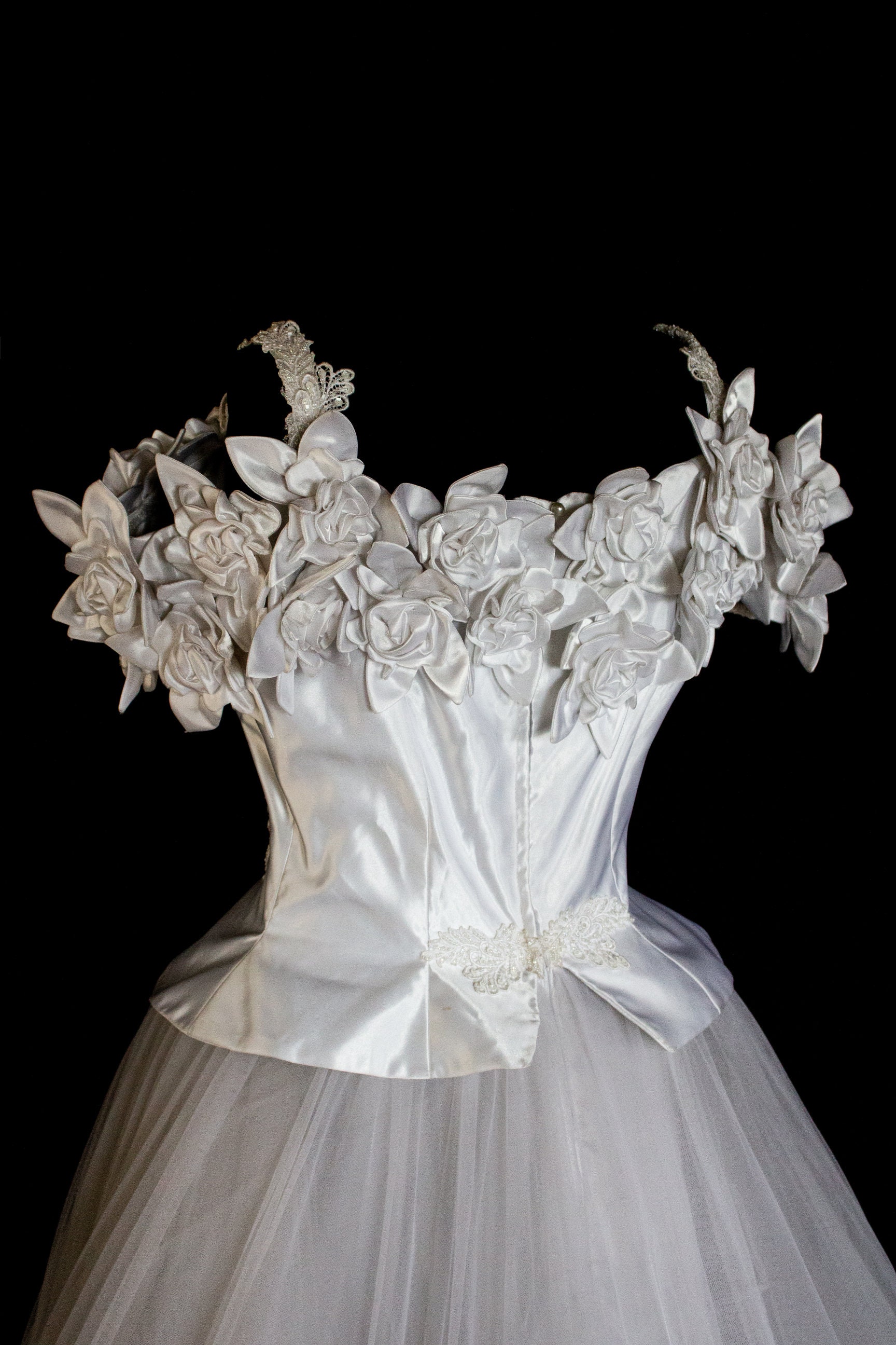 160 - We simply love it!! Vintage 80s wedding dress/Princess tulle and satin wedding dress with 3D flowers/Original 80s wedding dress