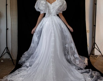 201 Sumptuous and Fully Embroidered Vintage 80s Wedding Dress