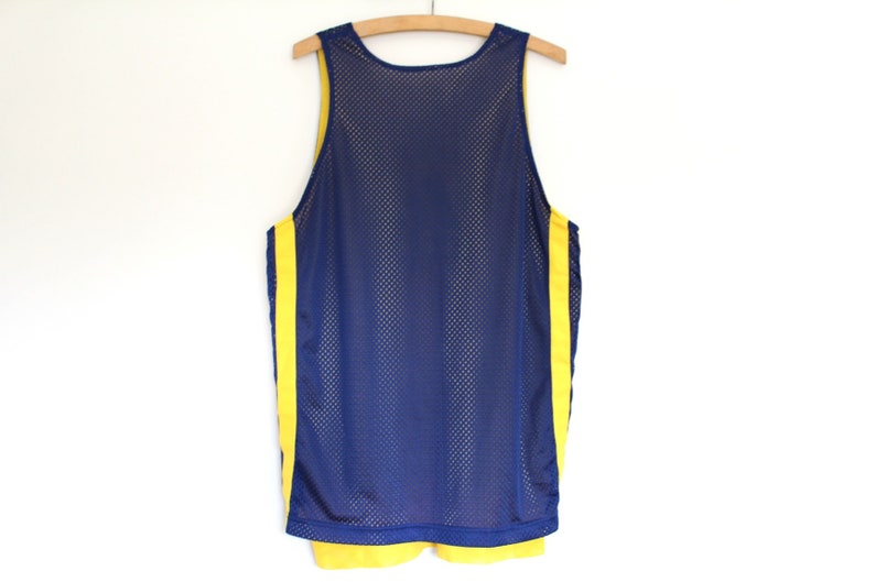 Adidas reversibile Tank Top, Vintage Adidas maglia, maglia Adidas blu senza maniche gialla, Adidas basket serbatoio, grande Logo, Hip Hop, taglia L Adidas reversibile Tank Top, Vintage Adidas maglia, maglia Adidas blu senza maniche gialla, Adidas basket serbatoio, grande Logo, Hip Hop, taglia L