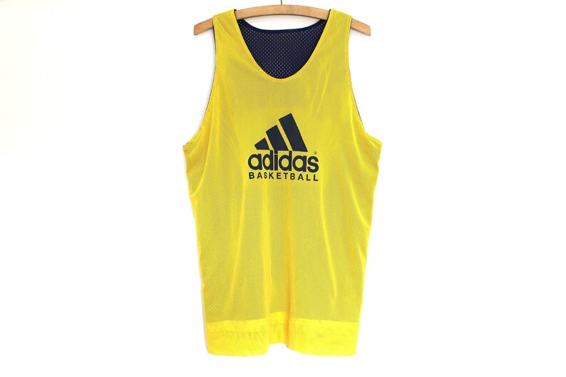 Adidas reversibile Tank Top, Vintage Adidas maglia, maglia Adidas blu senza maniche gialla, Adidas basket serbatoio, grande Logo, Hip Hop, taglia L Adidas reversibile Tank Top, Vintage Adidas maglia, maglia Adidas blu senza maniche gialla, Adidas basket serbatoio, grande Logo, Hip Hop, taglia L