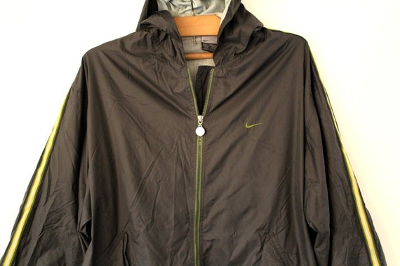 nike sweater windbreaker