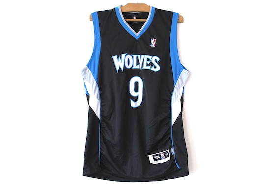 blue lakers shirt