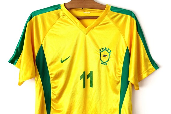 yellow nike soccer jersey