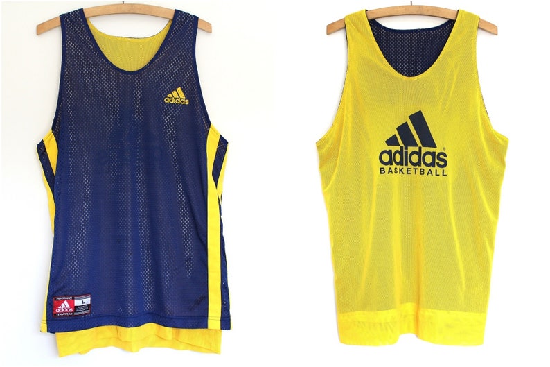 Adidas reversibile Tank Top, Vintage Adidas maglia, maglia Adidas blu senza maniche gialla, Adidas basket serbatoio, grande Logo, Hip Hop, taglia L Adidas reversibile Tank Top, Vintage Adidas maglia, maglia Adidas blu senza maniche gialla, Adidas basket serbatoio, grande Logo, Hip Hop, taglia L