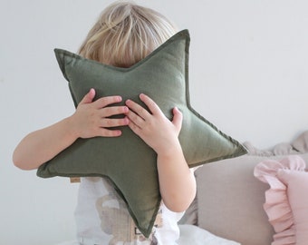 linen star pillow forest green, star cushion, pillow to kidsroom, decorative pillow