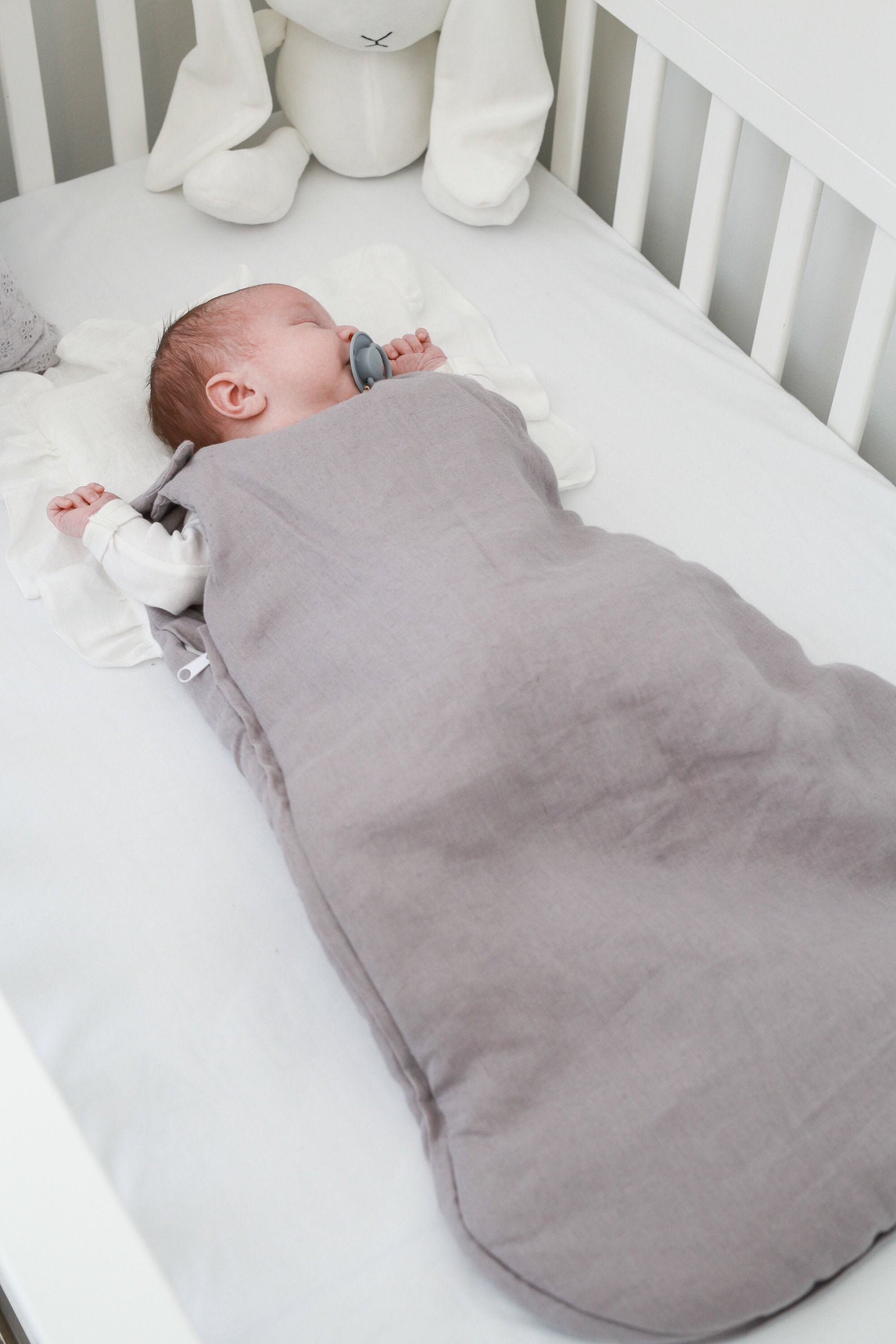 Bassinet sleeping online bag