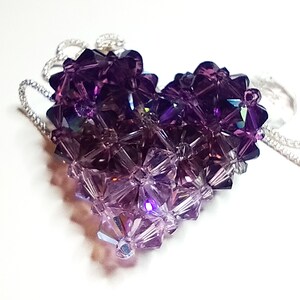 Girocollo con catenina in argento 925 e Cuore 3D in cristalli Swarovski, colore Viola in 4 gradazioni fatto a mano in Italia