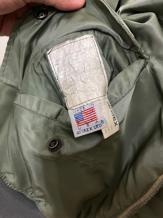 Free Shipping !! Rare !! Vintage Avirex jacket ty… - image 8